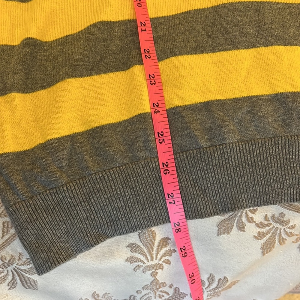 Lane Bryant, Gray and yellow 3/4 sleeve sweater, size 14 - Picture 11 of 11